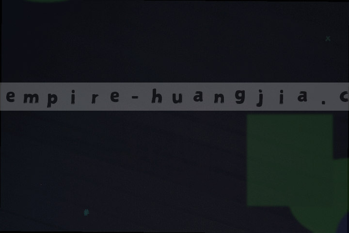 暗色桌面上摊开的扑克牌与叠放的筹码特写，边缘有鎏金反光